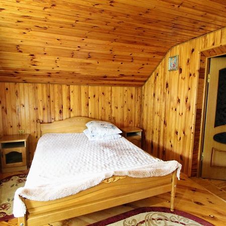 Cottage "Kliverent" Jaremče Esterno foto