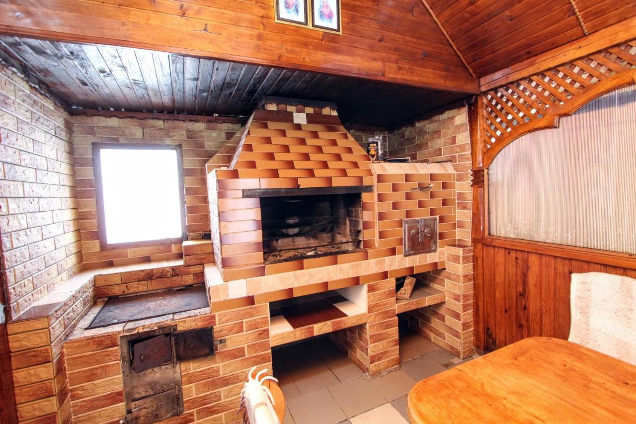 Cottage "Kliverent" Jaremče Esterno foto