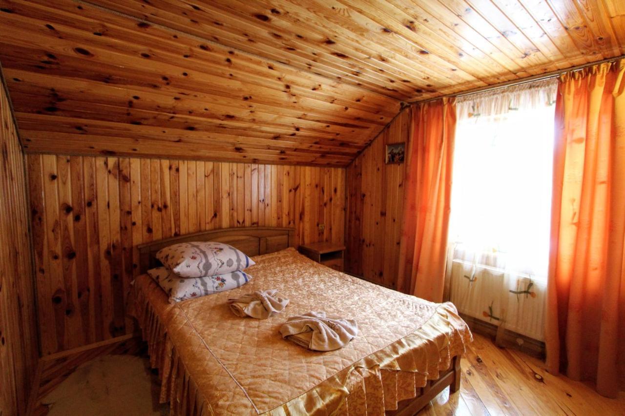 Cottage "Kliverent" Jaremče Esterno foto