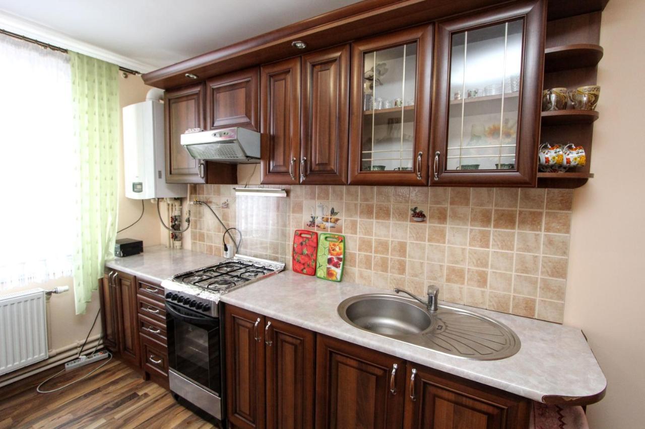 Cottage "Kliverent" Jaremče Esterno foto