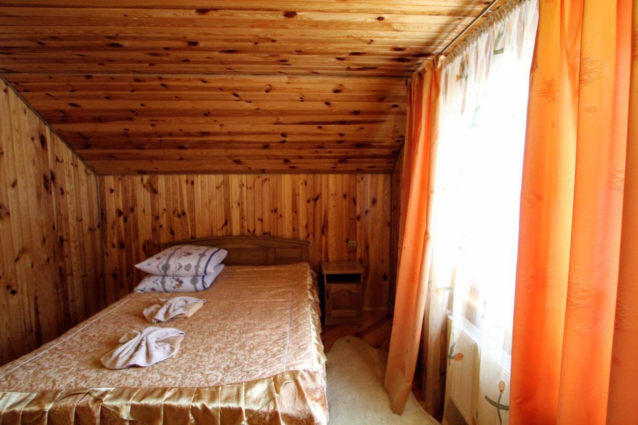 Cottage "Kliverent" Jaremče Esterno foto