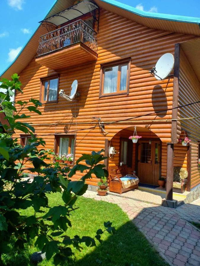 Cottage "Kliverent" Jaremče Esterno foto