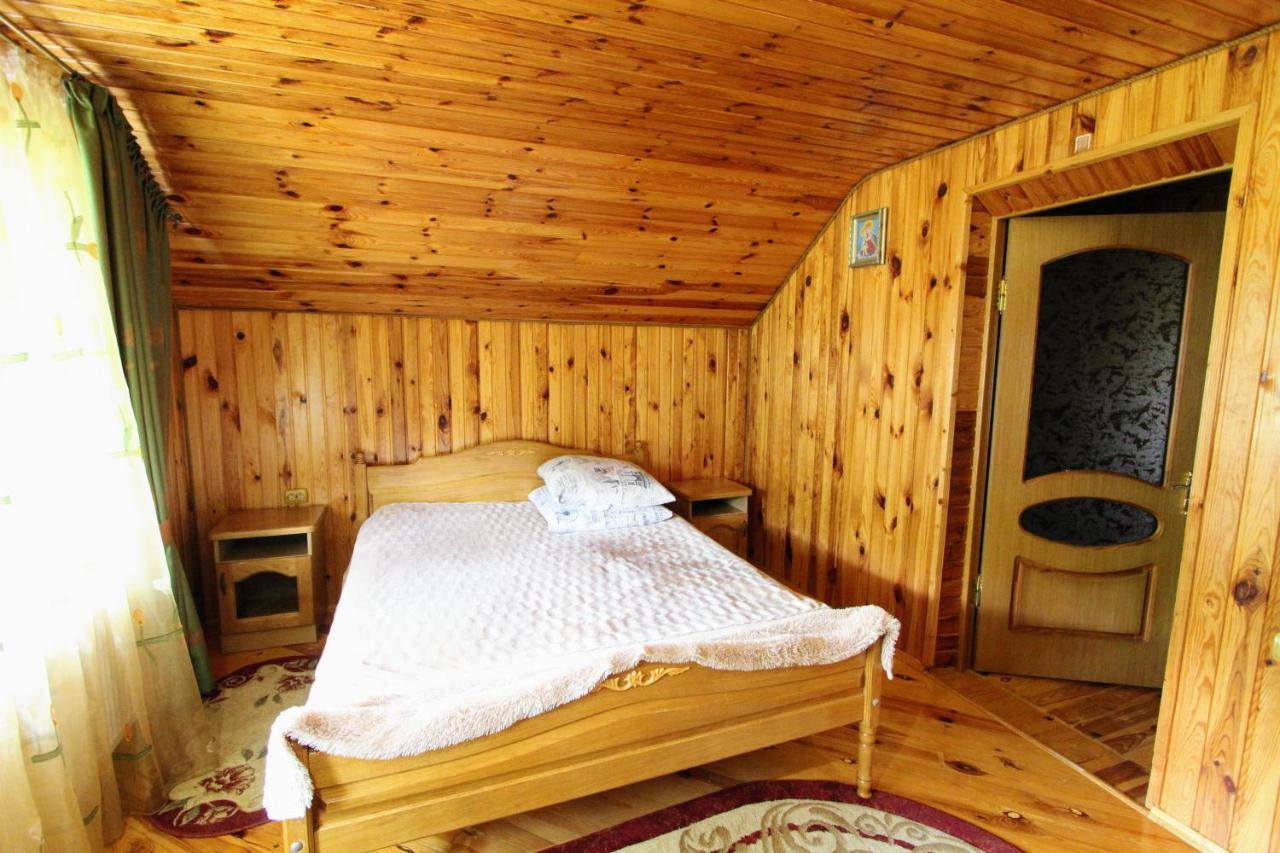 Cottage "Kliverent" Jaremče Esterno foto