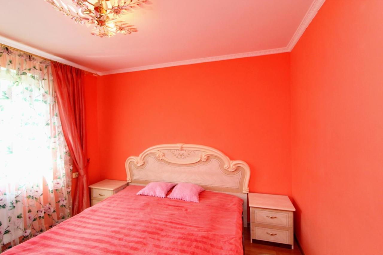 Cottage "Kliverent" Jaremče Esterno foto