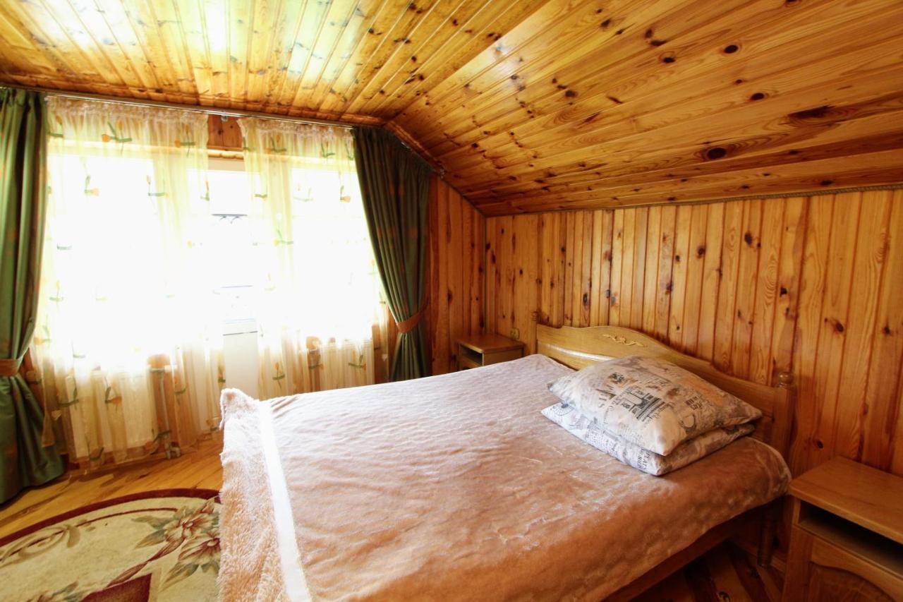 Cottage "Kliverent" Jaremče Esterno foto