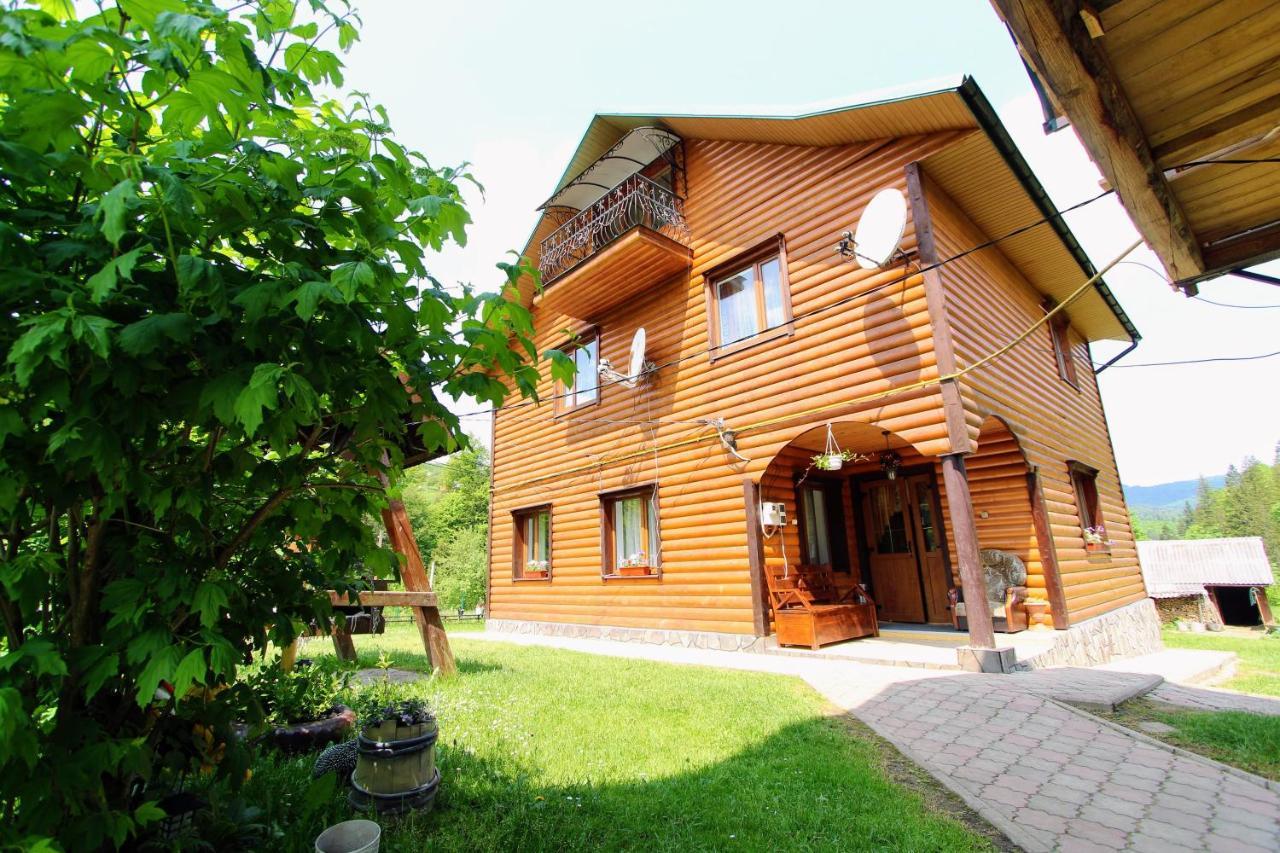 Cottage "Kliverent" Jaremče Esterno foto