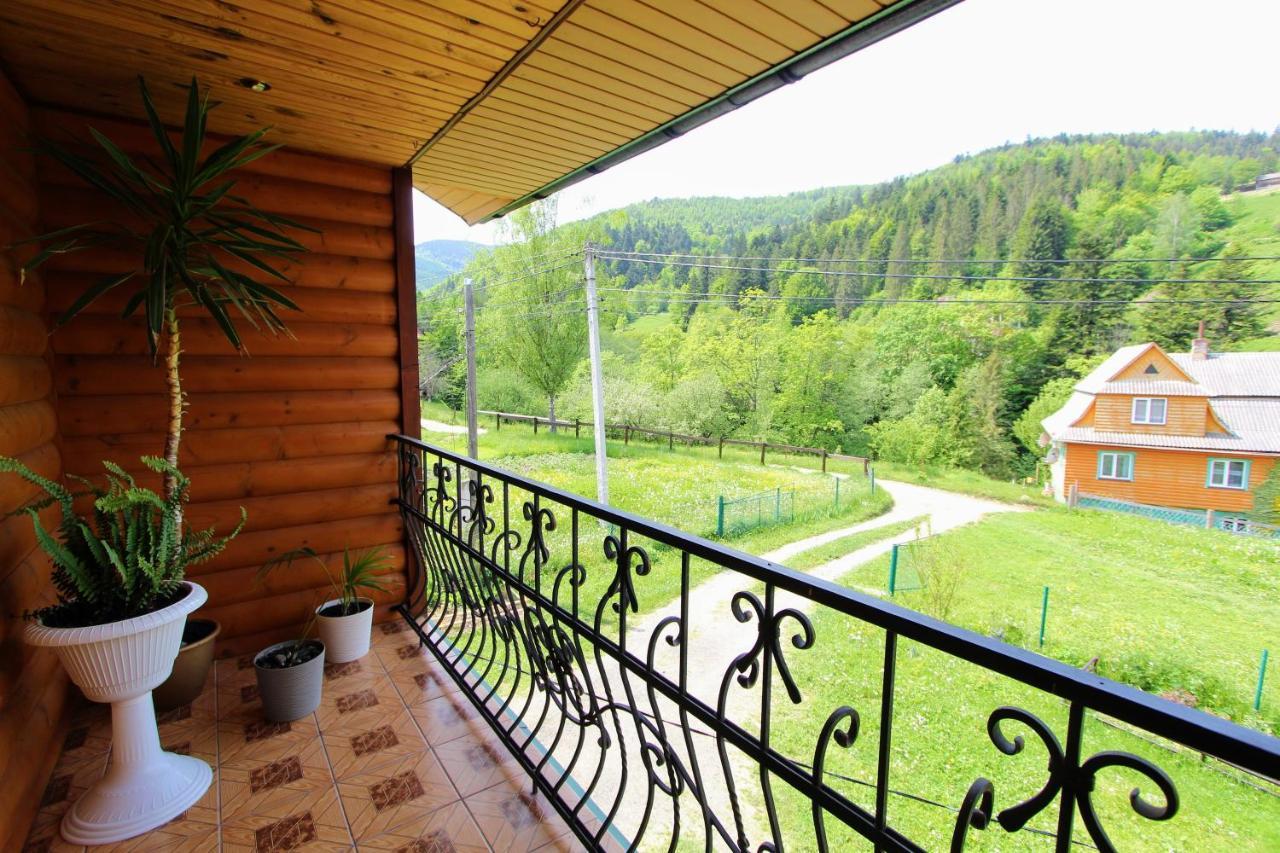 Cottage "Kliverent" Jaremče Esterno foto